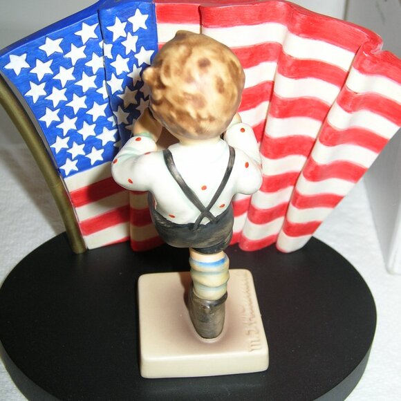 HUMMEL Display “AMERICAN FLAG” #1084-D w/Box & COA & LITTLE DRUMMER #240 TMK5 - Picture 7 of 9